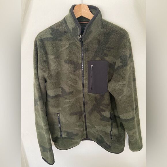 Abercrombie & Fitch Camouflage Sherpa Fleece Jacket - Picture 8 of 16